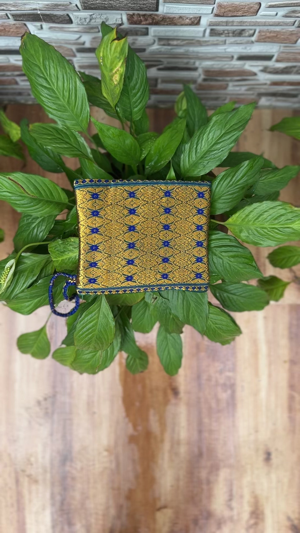 Hand purse | Silk thread with zip
