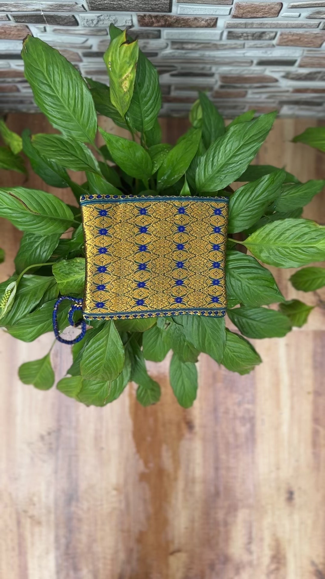 Hand purse | Silk thread with zip